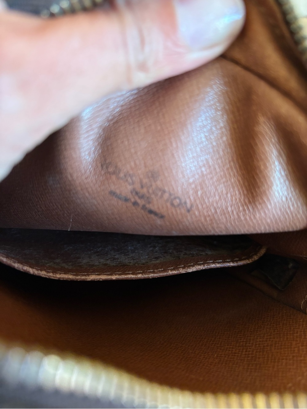 Authentic Louis Vuitton monogram crossbody Amazon bag - Picture 8 of 9